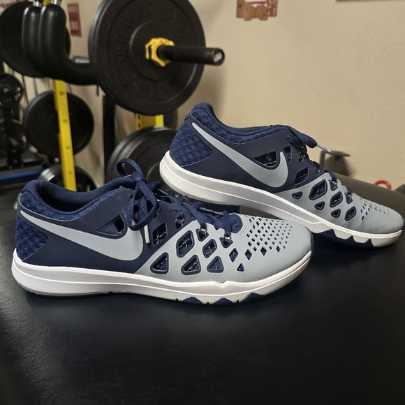 Nike Train *10.5* - Picture 4 of 9